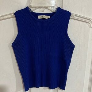 the hanger blue top size: M